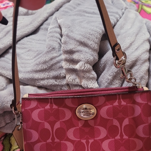 Coach wristlet - Picture 5 of 6